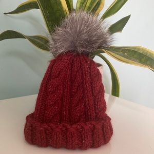 Baby alpaca brand new hat with real fox fur 🦊 pompon